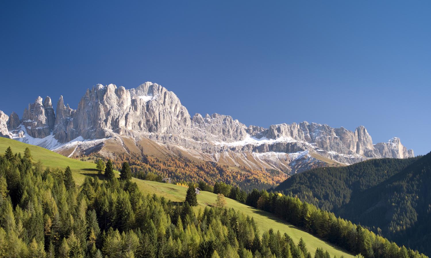 Panorama di San Cipriano in Val d’Ega sul Catinaccio